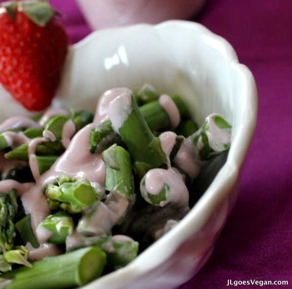 Post image for Creamy Strawberry Salad Dressing {Vegan}