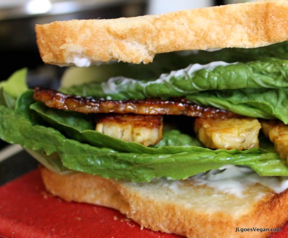 Post image for Sweet Tempeh Bacon Sandwich