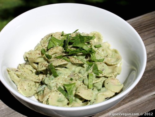Post image for RECIPE: Creamy Spinach Bow Tie Pasta Salad {Vegan}